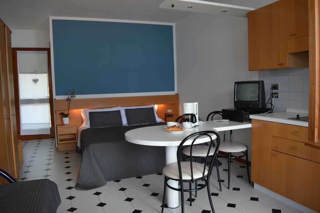 Residence San Vito เบรนโซเน ซูล การ์ดา ภายนอก รูปภาพ