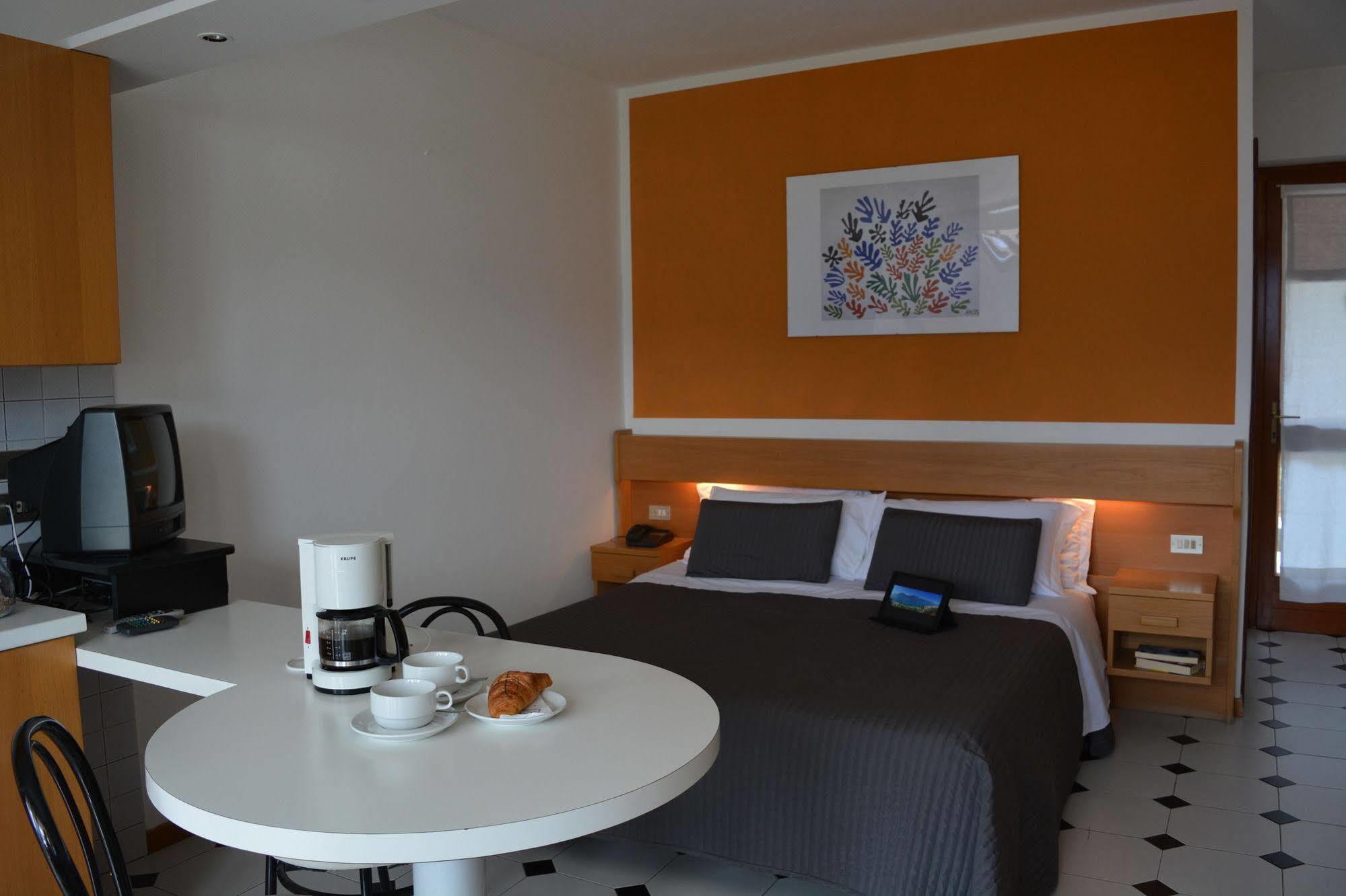 Residence San Vito เบรนโซเน ซูล การ์ดา ภายนอก รูปภาพ